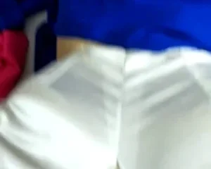 Cô giáo nghèo tự chế áo dài lọt khe thay đồ lót lọt khe