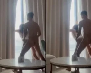 Thần lằng bám kính cùng em