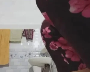 Úi giời, cô Trà vẫn sung lắm, chat sec cùng các cháu trai nhiệt thế kia mà